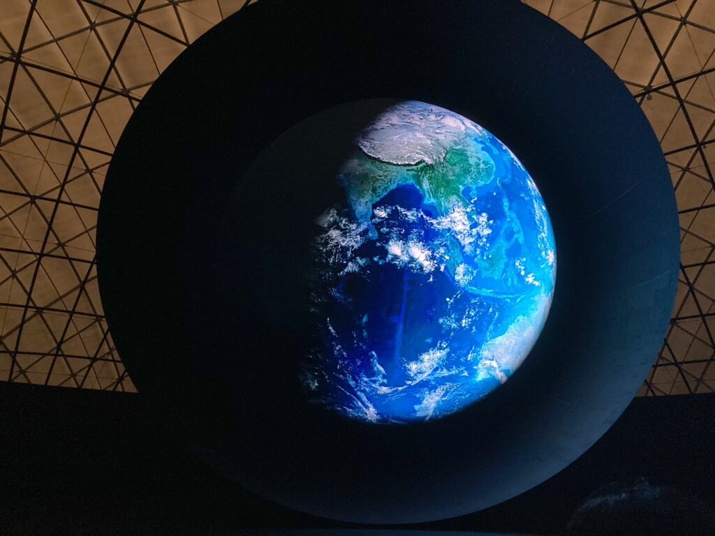 ブルーオーシャンドームの地球